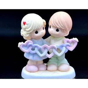Precious Moments Adorable Heart-Linking Kids Figurine Hearts Intertwined